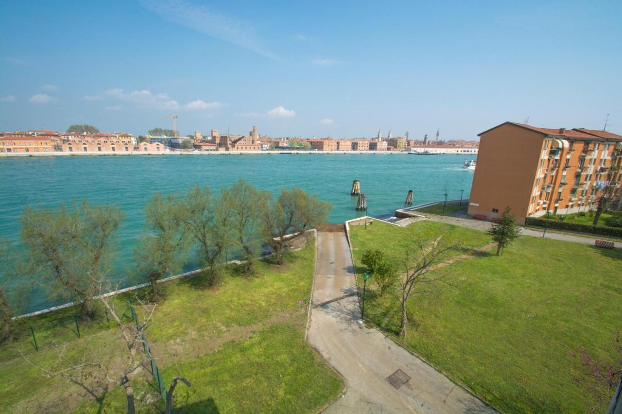 Ca Rosa Apartment Canal View Венеция Екстериор снимка